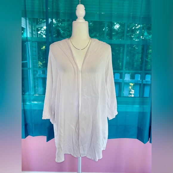 Torrid White Cream Crochet Back Open Drape Front Cardigan Size 3X Boho Romantic - Picture 3 of 5